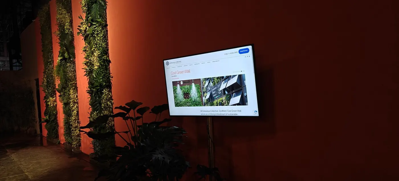 The wall and its live screen on the preview night, 11 December 2025