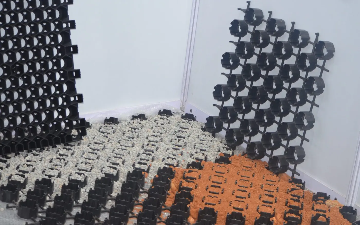 The GridMats range: OC-HD 40 and OC-LW 40 with stone, laterite and soil fills